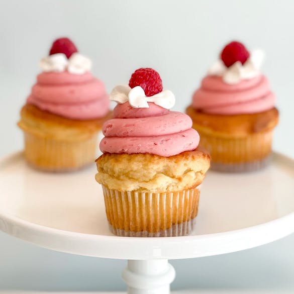  Raspberry Cheesecake Cupcakes 