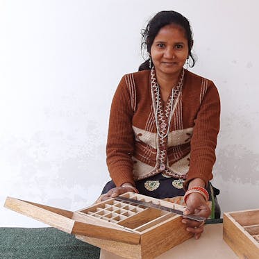  Asha Handicrafts - I'm Lata - Young Living Foundation Developing Enterprise 