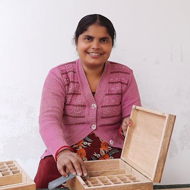  Asha Handicrafts - I'm Seema - Young Living Foundation Developing Enterprise 